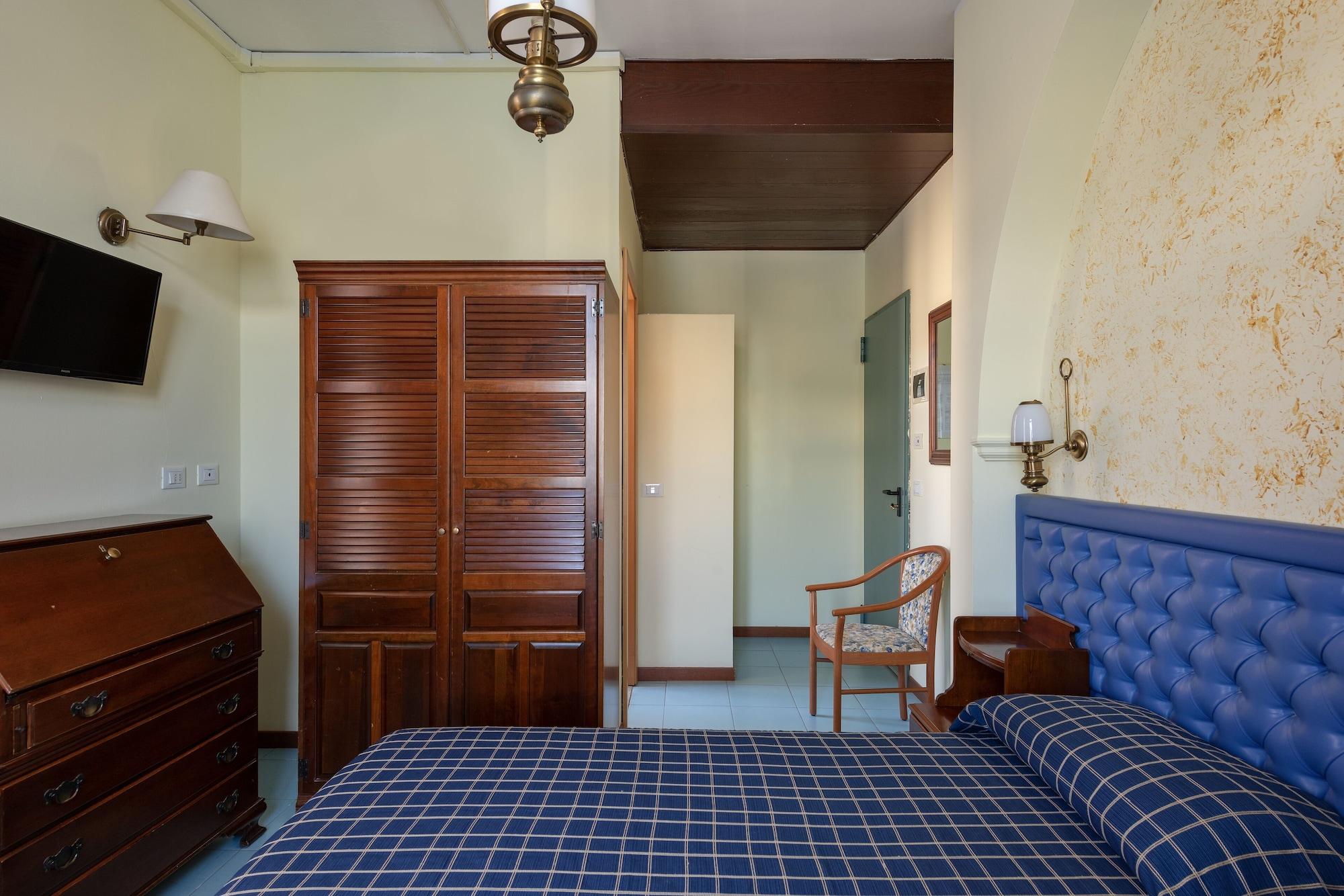 Hotel มัลเชซิเน ภายนอก รูปภาพ