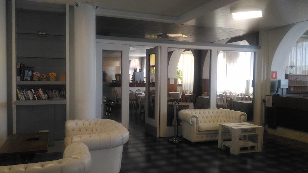 Hotel มัลเชซิเน ภายนอก รูปภาพ